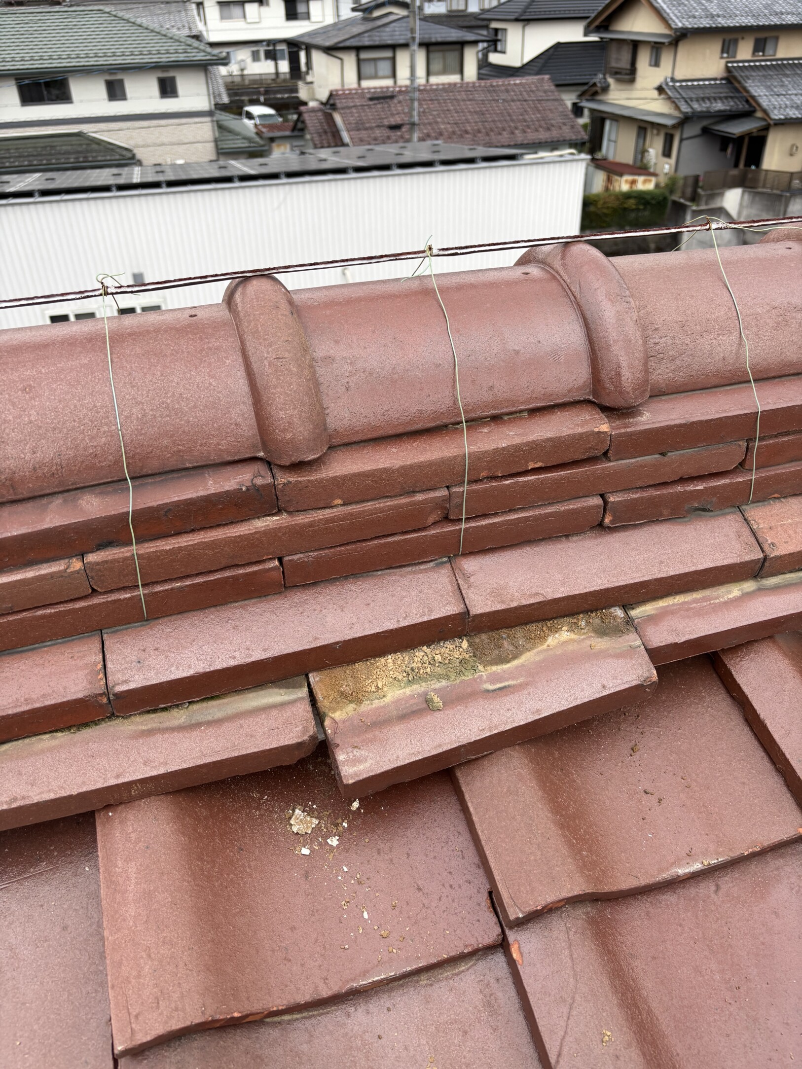 岐阜市　S様邸　屋根漆喰左官工事　瓦調整及び瓦固定　工事｜愛知・岐阜で屋根工事・修理・リフォームは一宮市のエスジーコンストラクション｜火災保険対応｜工事後毎年１年点検無料