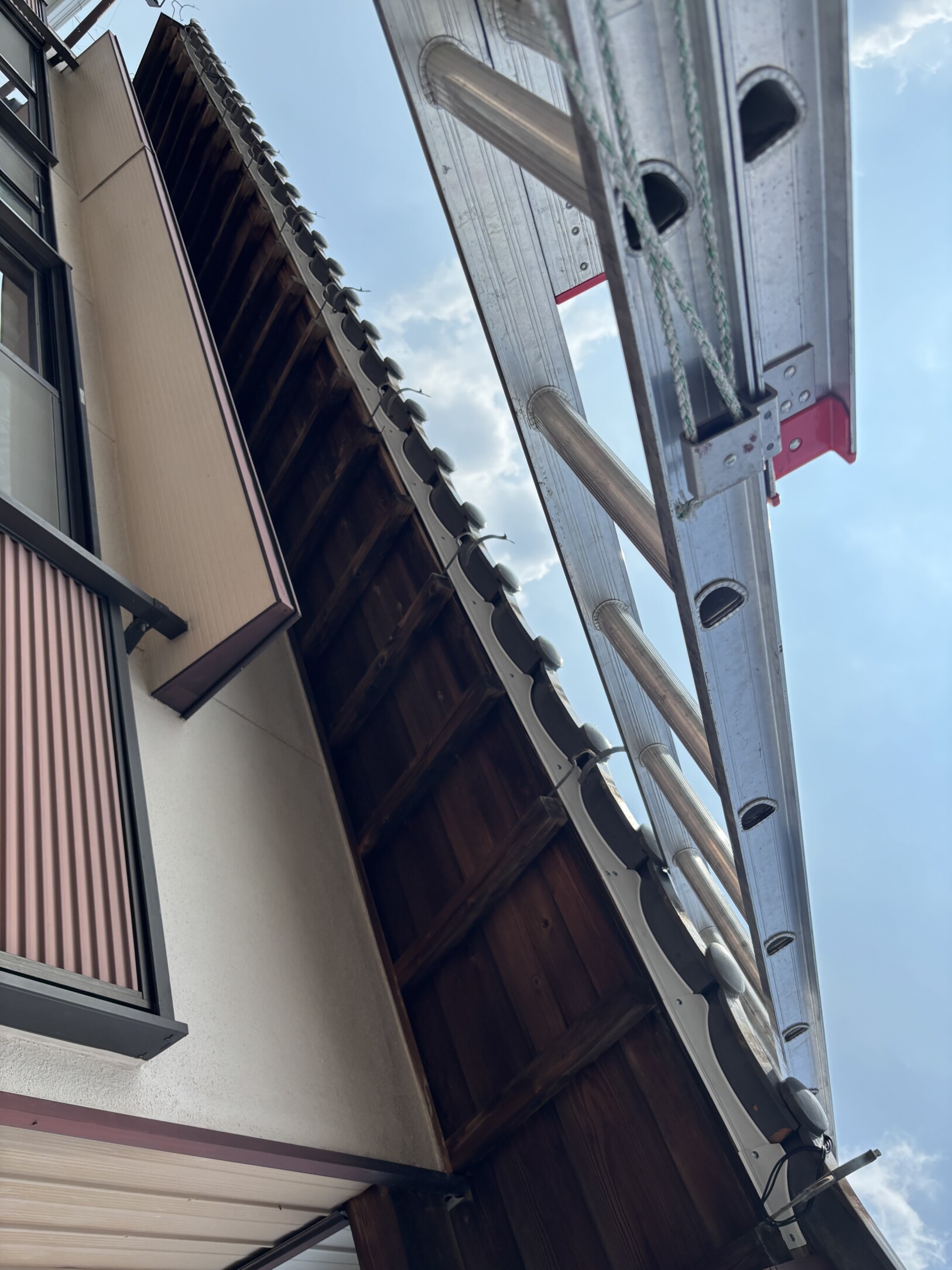 多治見市　Ｕ様邸　雀口板金取り付け　波板交換工事｜愛知・岐阜で屋根工事・修理・リフォームは一宮市のエスジーコンストラクション｜火災保険対応｜工事後毎年１年点検無料