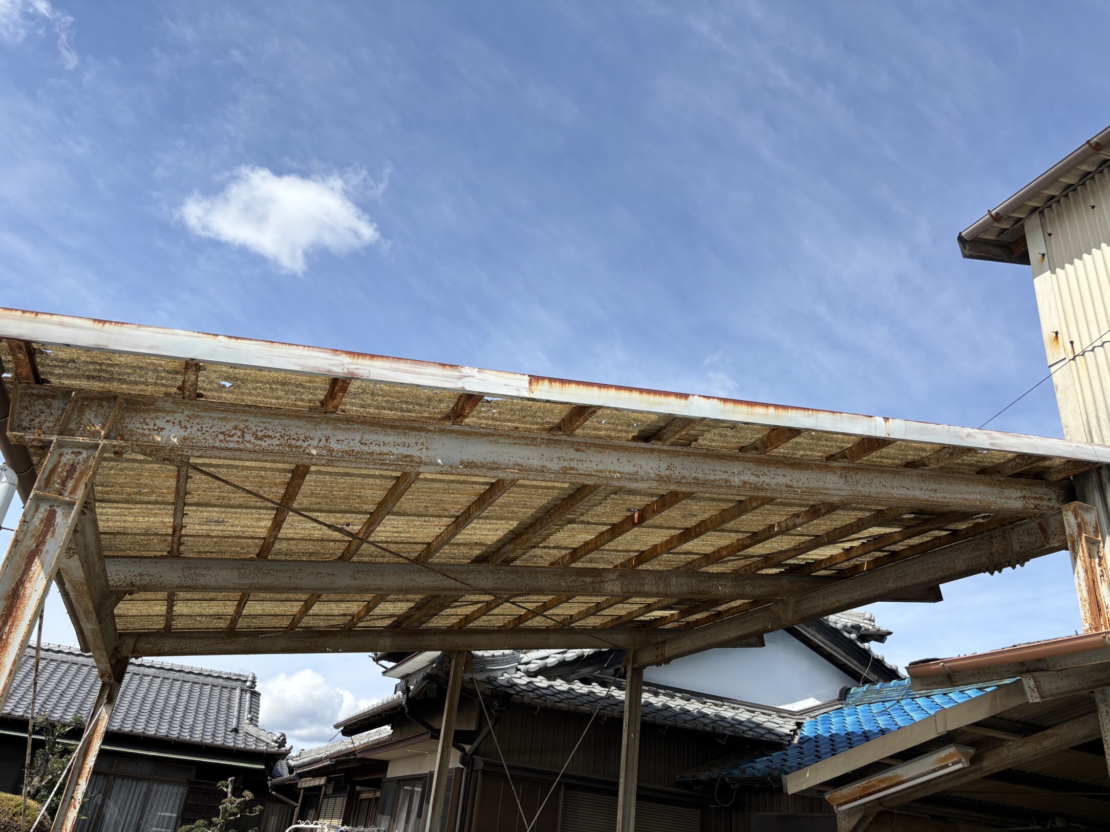 一宮市　Ｋ様邸　波板交換工事｜愛知・岐阜で屋根工事・修理・リフォームは一宮市のエスジーコンストラクション｜火災保険対応｜工事後毎年１年点検無料