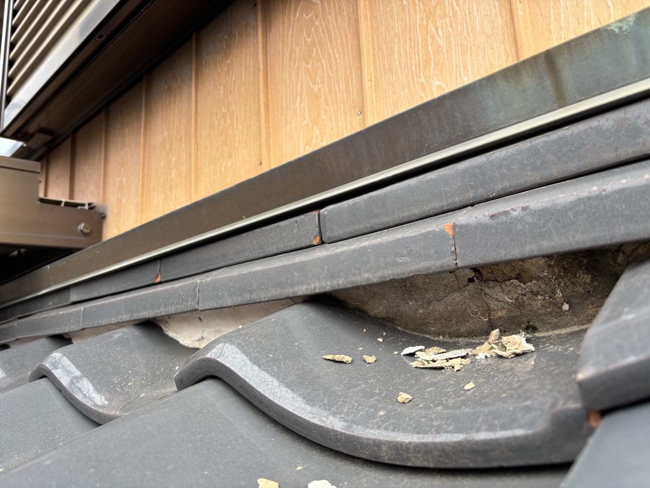 一宮市　Ｋ様邸　屋根瓦漆喰左官工事｜愛知・岐阜で屋根工事・修理・リフォームは一宮市のエスジーコンストラクション｜火災保険対応｜工事後毎年１年点検無料