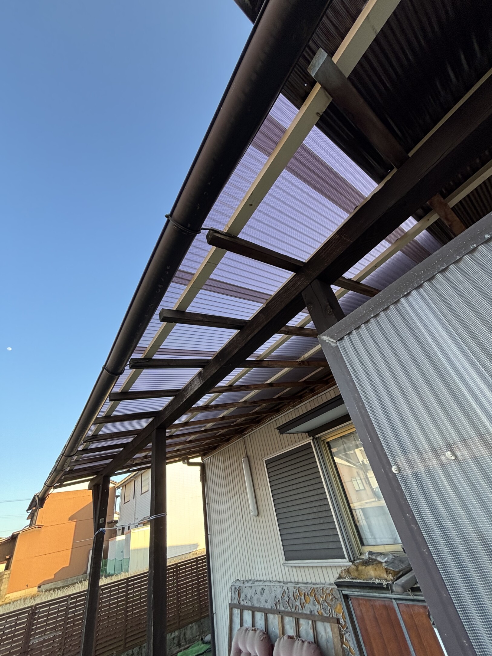 一宮市　O様邸　　　ベランダ波板交換｜愛知・岐阜で屋根工事・修理・リフォームは一宮市のエスジーコンストラクション｜火災保険対応｜工事後毎年１年点検無料